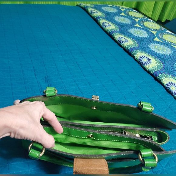 🌿Patricia Nash Rosina Tooled Leather Satchel - Picture 4 of 10